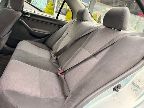 Used 2005 Honda Civic Hybrid Sedan image 9