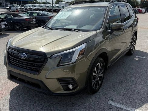 Used 2023 Subaru Forester Limited AWD/4WD image 3