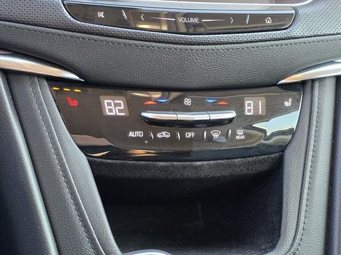 Used 2017 Cadillac XT5 Luxury w/ Driver Awareness Package image 18