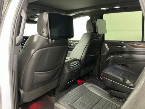 Used 2023 Cadillac Escalade Sport Platinum w/ LPO, ONYX Package AWD/4WD image 24