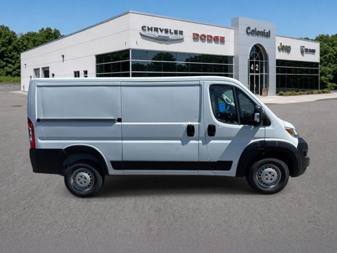 Used 2025 RAM ProMaster 2500 w/ U-Haul Equipment Group FWD image 7