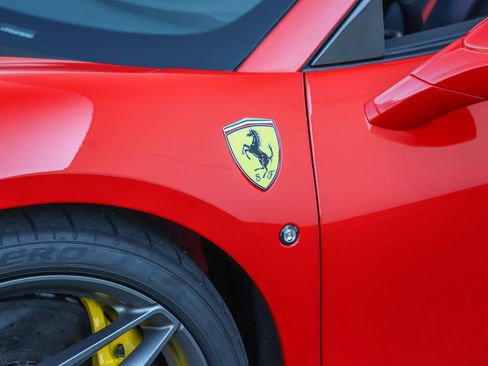 Certified 2022 Ferrari F8 Tributo RWD image 16
