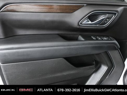 Certified 2022 GMC Yukon XL SLE image 7