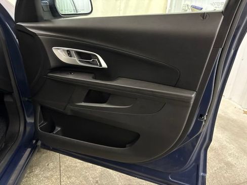 Used 2017 Chevrolet Equinox LT FWD image 27