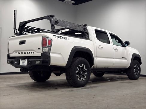 Used 2021 Toyota Tacoma TRD Off-Road image 9