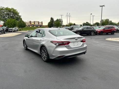Used 2021 Toyota Camry XLE w/ Navigation Package FWD image 9