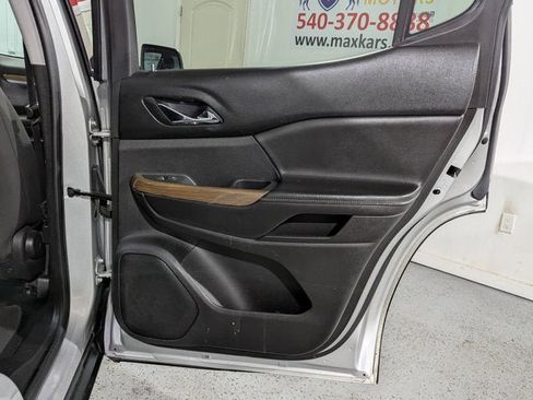 Used 2018 GMC Acadia SLE image 25