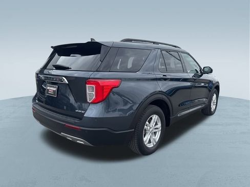 Used 2022 Ford Explorer XLT w/ Equipment Group 202A image 8