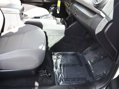 Certified 2022 Toyota Tacoma SR5 image 25