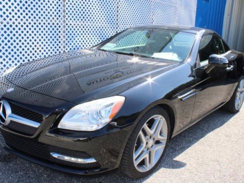 Used 2015 Mercedes-Benz SLK 250 PREMIUM SPORT w/ Premium Package image 11