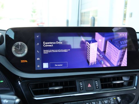 Used 2024 Lexus ES 300h w/ Premium Package FWD image 24