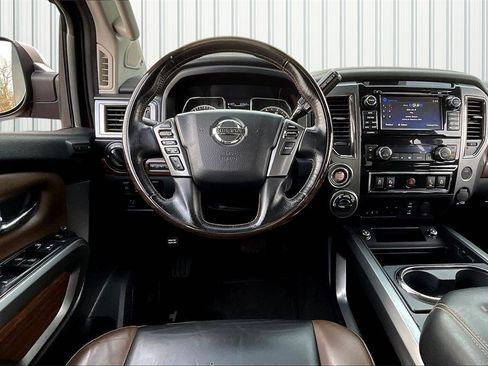 Used 2018 Nissan Titan Platinum Reserve image 9