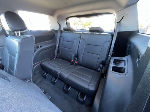 Used 2023 GMC Acadia SLT image 31