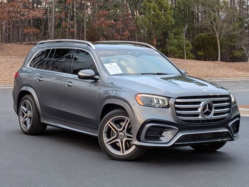 Used 2024 Mercedes-Benz GLS 450 4MATIC w/ AMG Line Exterior image 2