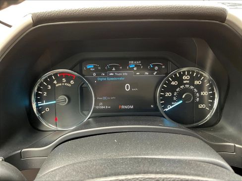 Used 2019 Ford F150 Lariat w/ Trailer Tow Package RWD image 14