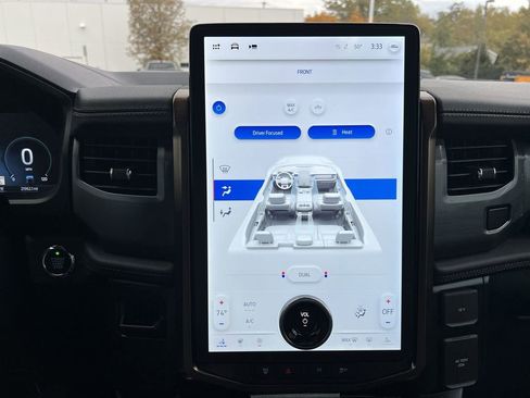 Used 2022 Ford F150 Lightning Lariat image 17