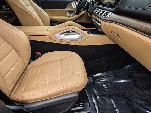 New 2026 Mercedes-Benz GLS 580 4MATIC image 36