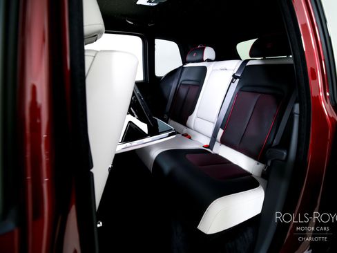 Certified 2025 Rolls-Royce Cullinan AWD/4WD image 18