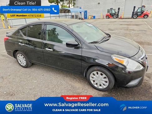 Used 2015 Nissan Versa SV w/ SV Tech Package image 5