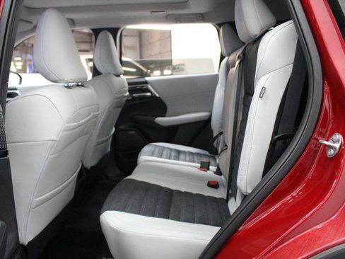 New 2026 Mitsubishi Outlander SE image 24