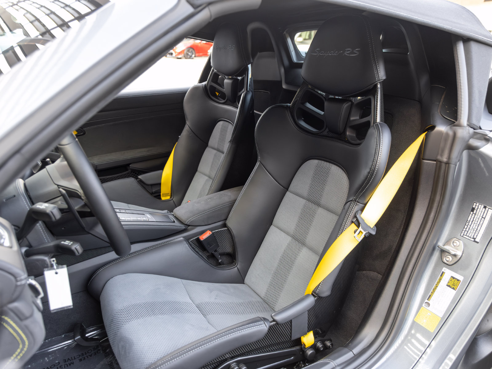 Certified 2025 Porsche 718 Boxster Spyder RS RWD image 5