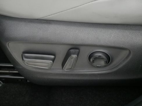 Used 2021 Toyota Venza XLE w/ Softex Package image 20