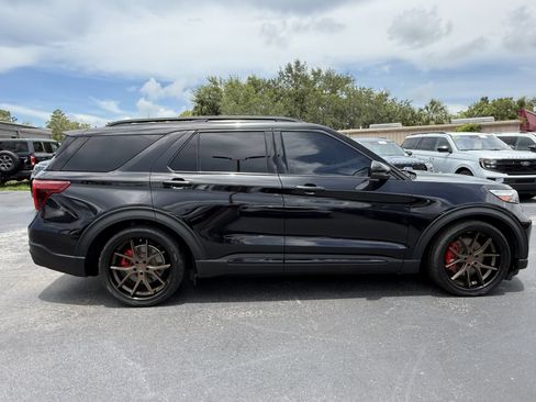 Certified 2022 Ford Explorer ST w/ Equipment Group 401A AWD/4WD image 3