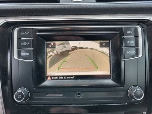 Used 2017 Volkswagen Passat 1.8T S image 10