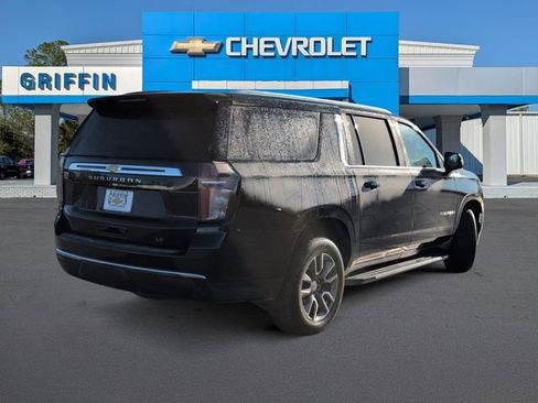 Used 2022 Chevrolet Suburban LT w/ LT Signature Plus Package image 4