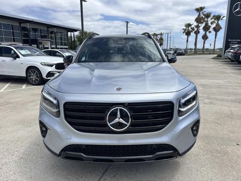 Used 2026 Mercedes-Benz GLB 250 image 2