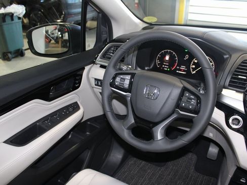 New 2026 Honda Odyssey Touring image 36