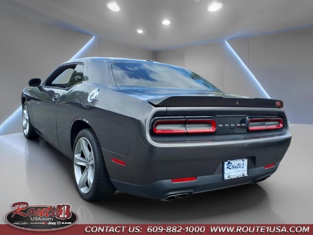 Used 2018 Dodge Challenger R/T RWD image 6