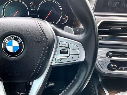 Used 2018 BMW 750i xDrive AWD/4WD image 22