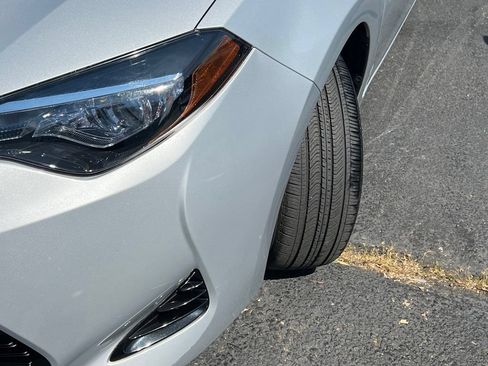 Used 2017 Toyota Corolla LE w/ Carpet Mat Package (TMS) FWD image 3
