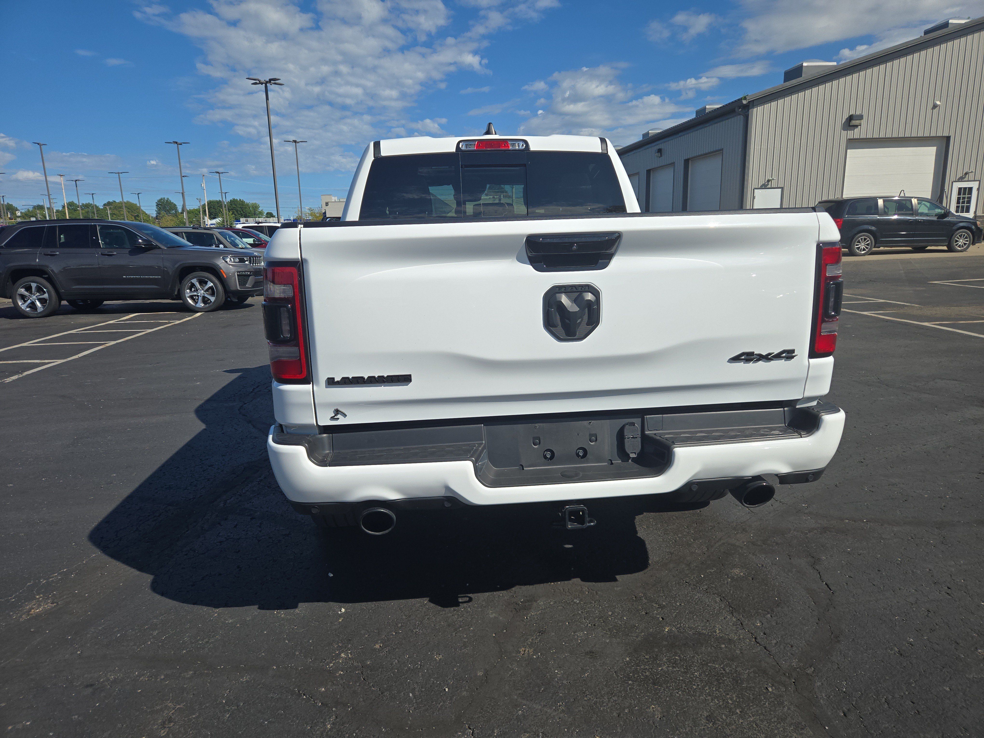 Used 2024 RAM 1500 Laramie AWD/4WD image 4