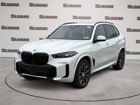 New 2026 BMW X5 xDrive40i w/ M Sport Package AWD/4WD image 1