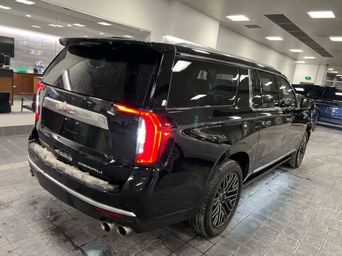 Used 2021 GMC Yukon XL Denali w/ Denali Ultimate Package image 3