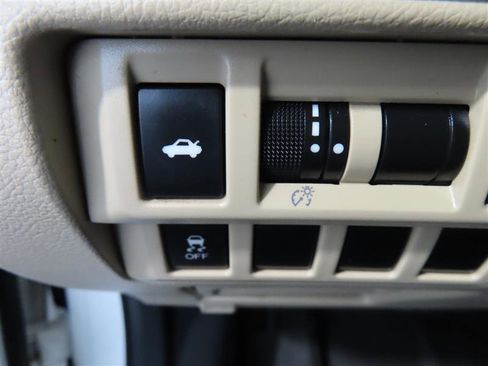 Used 2016 Subaru Legacy 2.5i Premium image 19