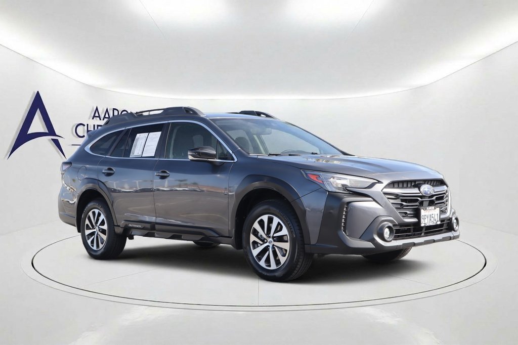 Used 2025 Subaru Outback Premium AWD/4WD image 3