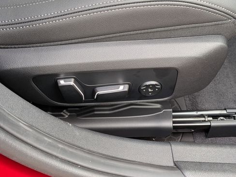 New 2026 BMW 330i xDrive xDrive w/ M Sport Package image 39