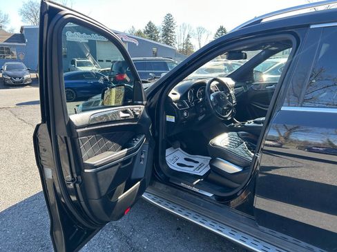 Used 2013 Mercedes-Benz GL 550 4MATIC image 7