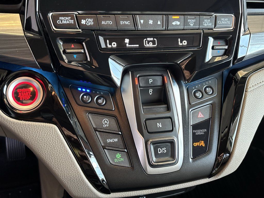 Used 2024 Honda Odyssey Elite image 17