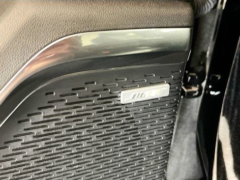 Used 2026 Chevrolet Traverse High Country FWD image 19
