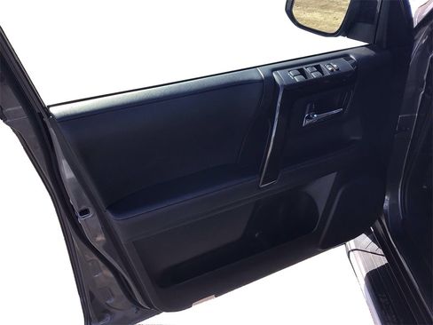 Used 2023 Toyota 4Runner TRD Off-Road Premium w/ Off Road Premium Plus Package image 19