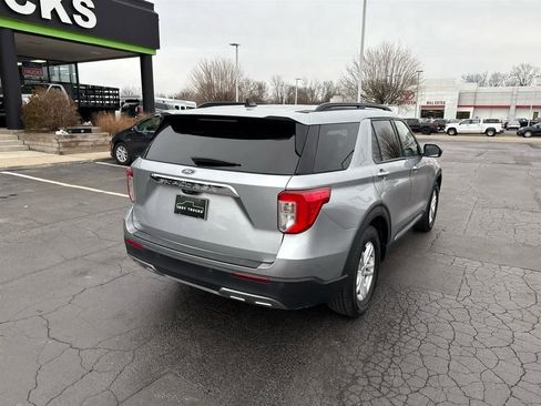Used 2023 Ford Explorer XLT w/ Equipment Group 202A image 8