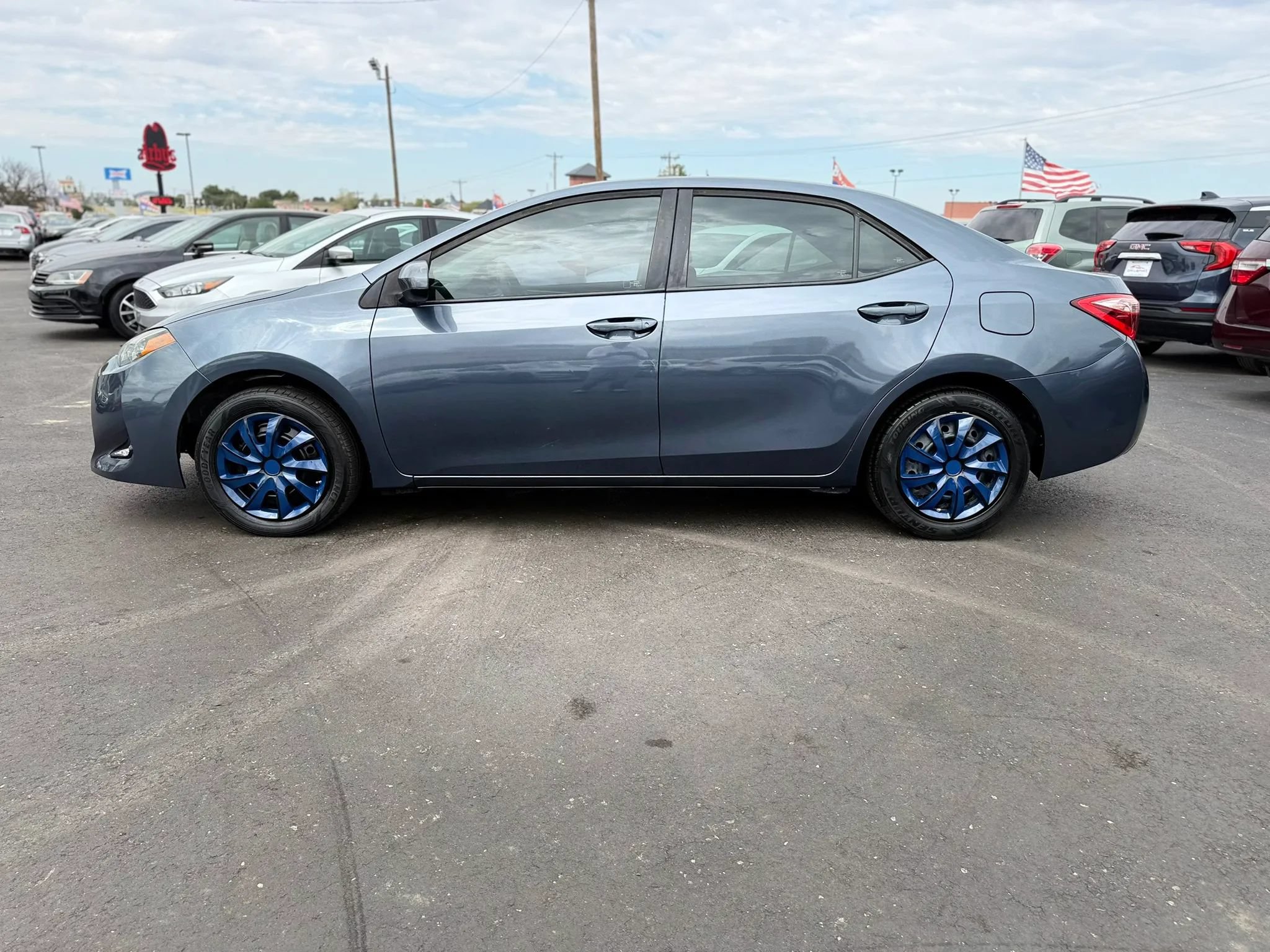 Used 2019 Toyota Corolla LE FWD image 6