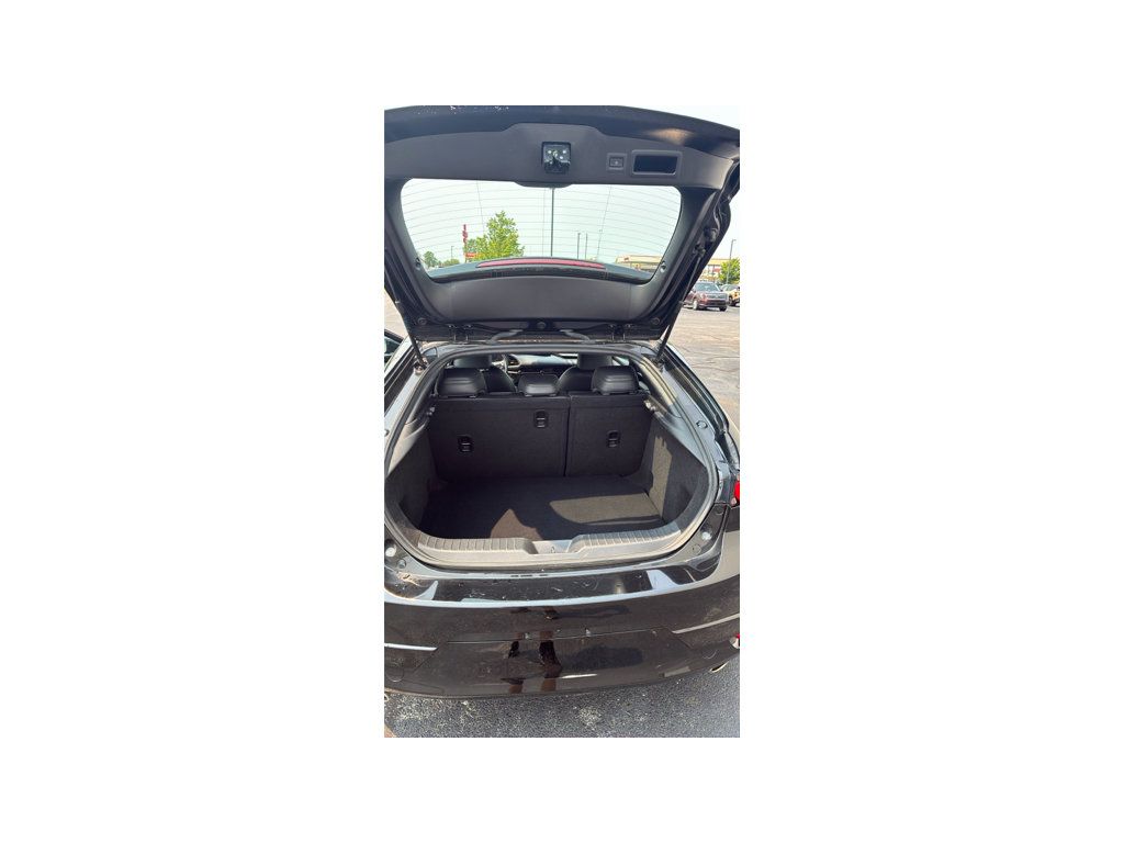 Used 2024 MAZDA MAZDA3 s FWD image 9