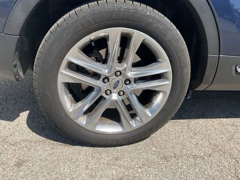 Used 2016 Ford Explorer Limited w/ Equipment Group 301A FWD image 16
