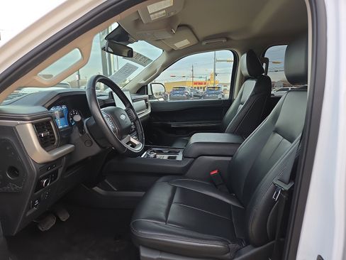 Used 2024 Ford Expedition XLT image 12