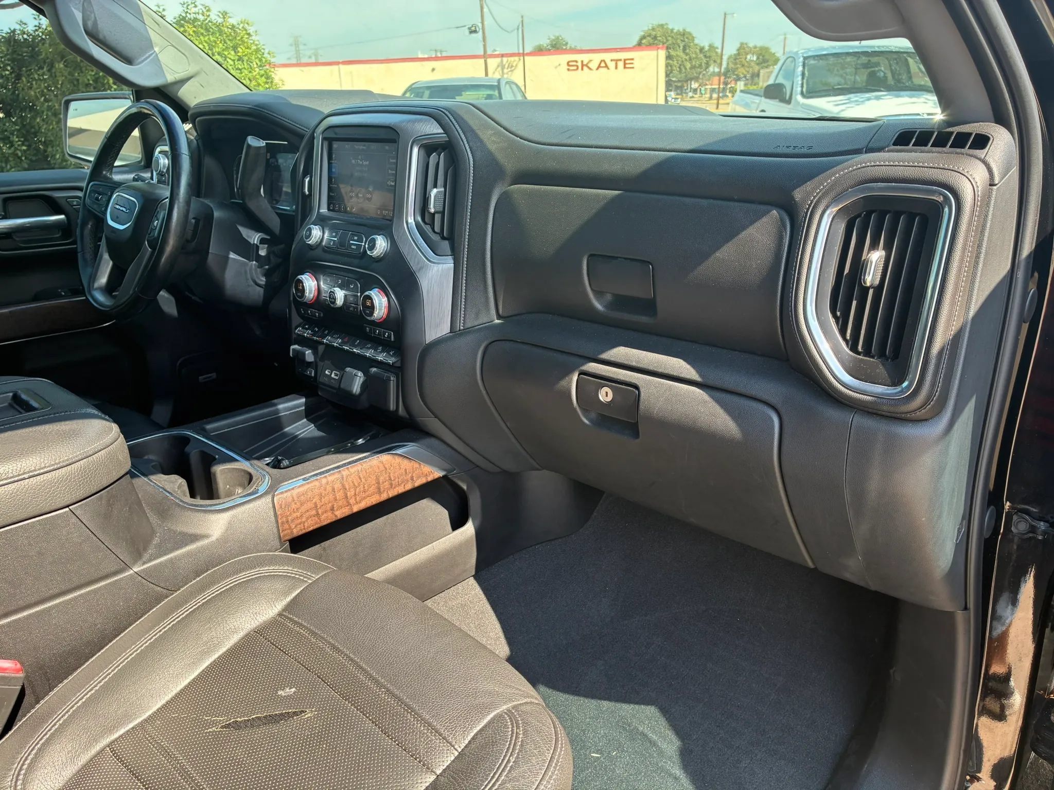 Used 2019 GMC Sierra 1500 Denali w/ Denali Ultimate Package AWD/4WD image 21
